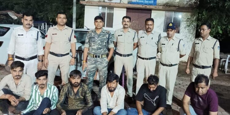 माधवनगर पुलिस की अवैध जुआ फड़ों पर लगातार तीन कार्यवाही, आठ जुआरियों पर मामला दर्ज।