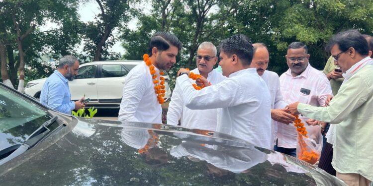 *अखिल भारतीय कांग्रेस कमेटी के राष्ट्रीय सह सचिव और मध्य प्रदेश कांग्रेस कमेटी के सह प्रभारी श्री रणविजय सिंह लोचव का कटनी आगमन हुआ*