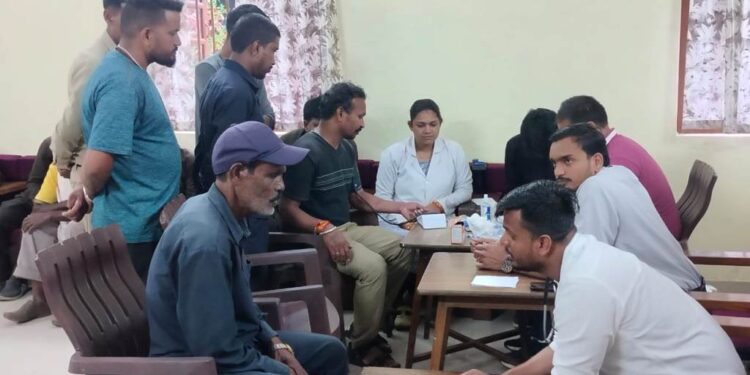 सफाई कर्मचारियों का किया गया स्वास्थ्य परीक्षण