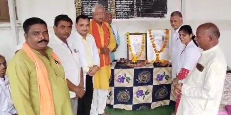 ग्राम पोचानेर में पंडित दीनदयाल उपाध्याय जयंती के अवसर पर नेत्र परीक्षण में करीब 150 लोगों ने आंखों की जांच करवाई,उच्च शिक्षा मंत्री इंदरसिंह परमार मौजूद रहें….!