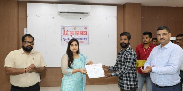 कलेक्‍टर सोनिया मीना ने सफाई मित्रों को किया सम्‍मानित