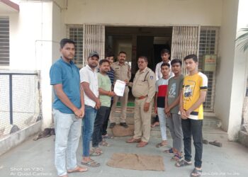 *अखिल भारतीय विद्यार्थी परिषद के कार्यकर्ताओं ने बच्चों के अपहरण करने व उठाने की घटनाओं को लेकर थाना प्रभारी को सौंपा ज्ञापन*
