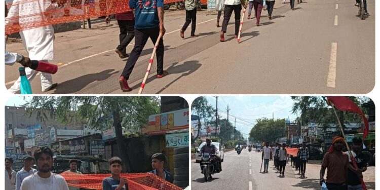 तेवरी से माँ शारदा मैहर धाम के लिए रावना 100 मीटर विशाल पैदल चुनरी यात्रा