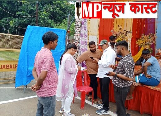 *शहर में होने वाले भण्डारों पर है नगर निगम की विशेष नजर – निगमायुक्त प्रीति यादव*  *रामपुर चौक में स्थापित गणेश प्रतिमा के भंडारे के दौरान गंदगी फैलाने पर की गई चालानी कार्रवाई*