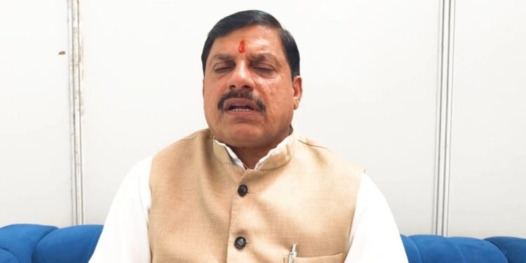 भोपाल में एक स्कूल शिक्षक द्वारा तीन साल की मासूम बालिका के साथ दुष्कर्म किए जाने का मामला संज्ञान में आया है। मैंने सख्त से सख्त कार्रवाई के निर्देश दिए हैं, साथ ही इस मामले में स्पेशल कोर्ट के माध्यम से न्याय दिलाने का प्रयास करूंगा। यह कृत्य अत्यंत घृणित, शर्मनाक व निंदनीय है।