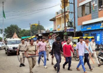 ब्रेकिंग   कालापीपल पुलिस ने दिखाया वर्दी का खौफ गुंडे बदमाशों का निकाला जुलूस…!