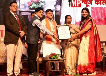 *नगर निगम जबलपुर को मिला फिर से गौरव और सम्मान : नगरीय प्रशासन मंत्री कैलाश विजयवर्गीय द्वारा किया गया सम्मानित*