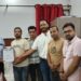 *कटनी में जिला अस्पताल के डॉक्टर परिचितों को फ्री में दिलवा देते हैं ब्लड।* *ब्लड बैंक में हो रही समस्याओं के लिए समाजसेवी ग्रुप सदस्यों ने सिविल सर्जन से की मुलाकात।*