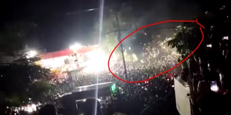 एक साथ खड़े थे 100 से ज्यादा लोग… आर्केस्ट्रा देखने के दौरान अचानक गिरा छज्जा, छपरा के ईश्वरपुर मेले से सामने आया VIDEO