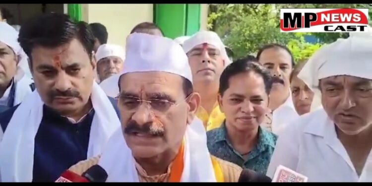 भोपाल किसान न्याय यात्रा को लेकर भाजपा प्रदेश अध्यक्ष विष्णुदत्त शर्मा ने कांग्रेस पर साधा निशाना, वादा खिलाफी का लगाया आरोप, किसानों के साथ हुए अन्याय का मांगा जवाब VIDEO