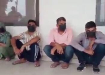 बहाने से युवकों को रूम में बुलाती.. शार्ट ड्रेस..? थोड़ी देर में ही गैंग के मेंबर पहुंच जाते… वीडियो बनाते.. ऐसे चल रहा था हनी ट्रेप गिरोह देखे VIDEO