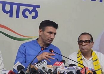 प्रदेश कांग्रेस के अध्यक्ष श्री जीतू पटवारी ने प्रेस वार्ता को संबोधित किया.