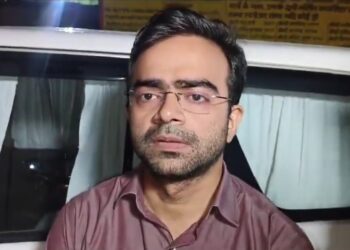 बड़ी खबर मैजिक और रोडवेज बस की टक्कर से भीषण हादसा हुआ है ।इस हादसे में 12 लोगों की मौत की खबर VIDEO