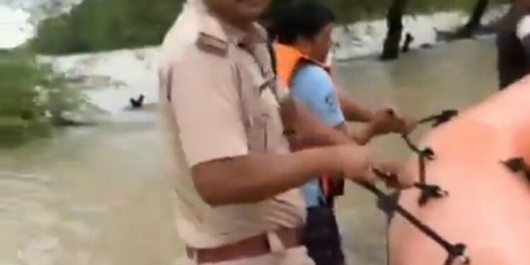 *दमोह पुलिस की मानवीय पहल VIDEO*