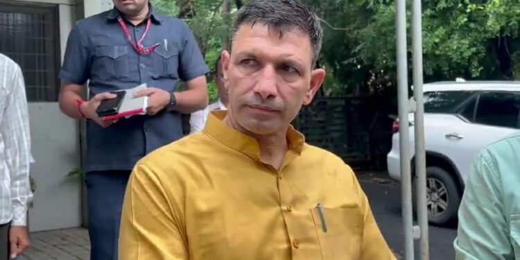 एमपी कांग्रेस ने लिखा मध्यप्रदेश अपराधों का गढ़ और महिला असुरक्षा का केंद्र बनता जा रहा है.सेना के जवान और उनकी महिला मित्र भी सुरक्षित नहीं है