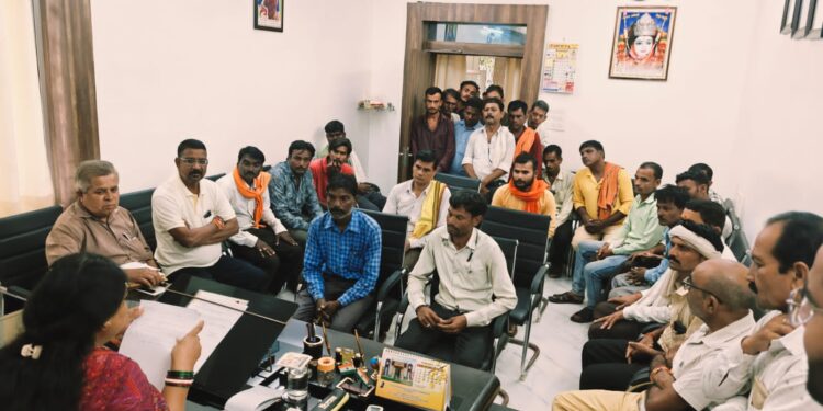 *महापौर श्रीमति प्रीति संजीव सूरी ने बैठक में कर्मचारी हित में लिये महत्वपूर्ण निर्णय* *मृतक कर्मचारी के परिवार के सदस्य कोअनुकंपा नियुक्ति सहित कर्मचारियों के दुर्घटना स्वास्थ्य बीमा पर महापौर ने अधिकारियों को दिये निर्देश*