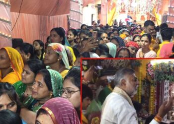 देखिऐ साल में एक बार खुलने वाले राधा रानी के मंदिर लगी भक्तों की भीड़