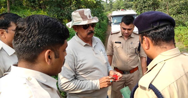 डेटोनेटर चोरी करने के आरोप में रेलवे कर्मचारी गिरफ्तार, आर्मी ट्रेन गुजरने से पहले ट्रैक पर फटे थे डेटोनेटर्स