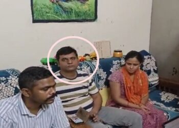 पत्नी के साथ 10 हजार रिश्वत लेते बैंक मैनेजर ट्रेस, कैंटीन संचालक महिला से मांगी थी घूस