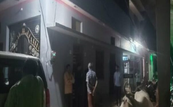 12 हजार वेतन पाने वाला समिति प्रबंधक निकला करोड़पति, 10 से अधिक रजिस्ट्रियां,