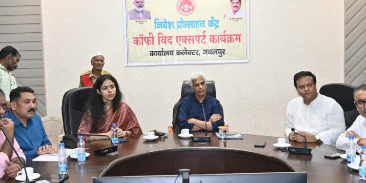 फार्मास्युटिकल सेक्टर पर आयोजित हुआ कॉफी विद एक्सपर्ट्स का कार्यक्रम. निवेशकों ने दिखाई फार्मा सेक्टर में निवेश करने में रुचि. कम कीमत पर अच्छी गुणवत्ता की दवाइयां उपलब्ध कराने को-आपरेटिव सेक्टर दवा निर्माण इकाई स्थापित करने कलेक्टर ने दिया सुझाव.