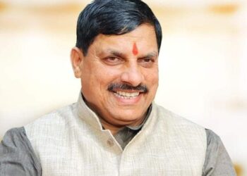 धनतेरस से एकादशी तक छोटे व्यापारियों एवं हाथ ठेला वालों से बाजार शुल्क न लिया जाये : मुख्यमंत्री डॉ. यादव दीपावली पर स्थानीय विक्रेताओं से सामग्री खरीदी को प्रोत्साहित करें मुख्यमंत्री डॉ. यादव ने समाधान ऑनलाइन से पहले किया प्रदेशवासियों को संबोधित
