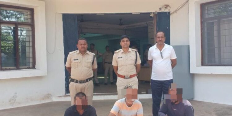 माधवनगर पुलिस की जुआ के खिलाफ बड़ी कार्रवाई, तीन आरोपियों को रंगे हाथों पकड़ा गया