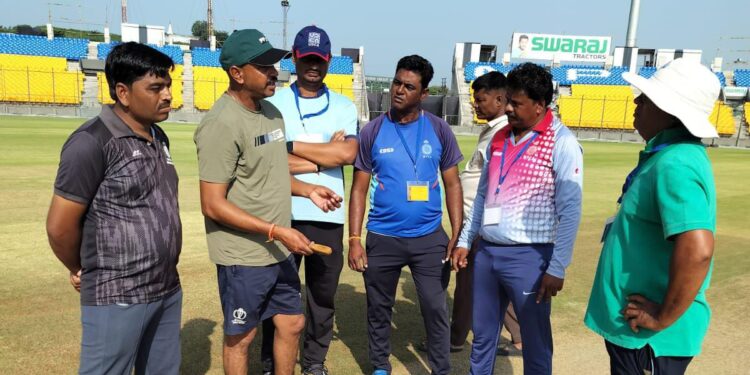 ग्वालियर में अंतरराष्ट्रीय टी-20 क्रिकेट मैच के लिए ग्राउंड की महत्वपूर्ण जवाबदारी नर्मदापुरम के पिच क्यूरेटर विष्णु बोरासी को भी मिली