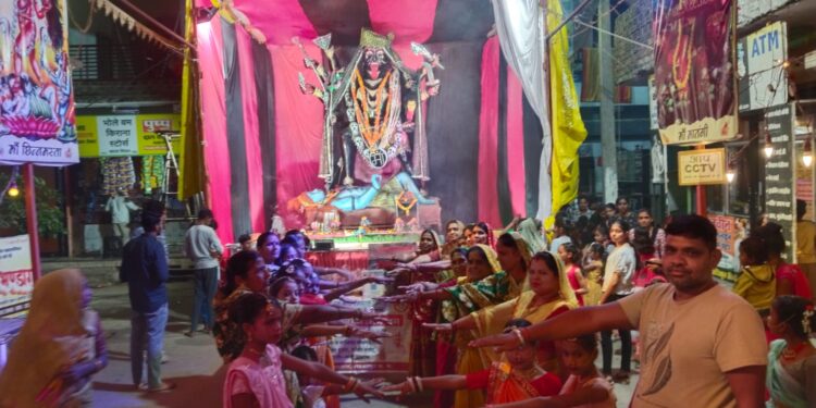 कालापीपल नगर में शक्ति अभिनंदन अभियान अंतर्गत बुजुर्ग महिला नानी,दादी सम्मान एवं महिलाओं बच्चियों को शपथ दिलवाई..!