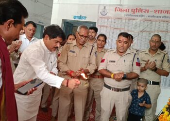 कालापीपल थाने पर विधायक घनश्याम चंद्रवंशी व T I मनोहर सिंह जगेत ने विधि विधान से किया शस्त्र पूजन पुलिसकर्मियों ने मनाया दशहरा…।