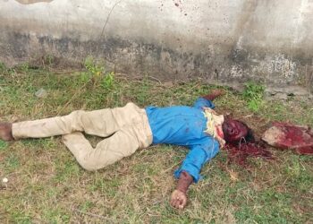 ब्रेकिंग न्यूज़  रीठी के दशहरा चल समारोह की भीड़ भाड़ में कल रात्रि के दौरान एक युवक की पत्थर पटक कर की गई हत्या।