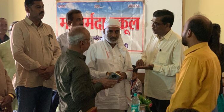 सांसद दर्शनसिंह चौधरी के आतिथ्य में माँ नर्मदा एजुकेशन ग्रुप द्वारा नि:शुल्क नेत्र जांच एवम् निदान शिविर का किया आयोजन