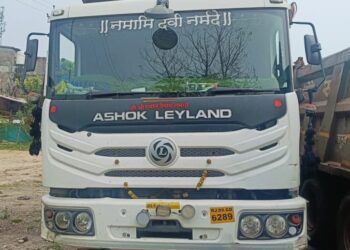 *खनिज के अवैध परिवहन में शामिल डंपर और ट्रैक्टर जब्त*