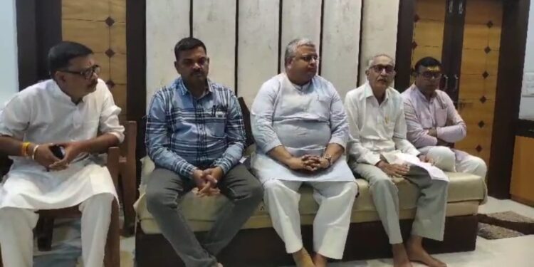 जिला कांग्रेस कमेटी अध्यक्ष ने पत्रकारवार्ता कर लचर कानून व्यवस्था पर उठाए सवाल,किसानों की समस्या न सरकार सुन रही,ना ही जनप्रतिनिधि : पूर्व विधायक गिरजाशंकर शर्मा