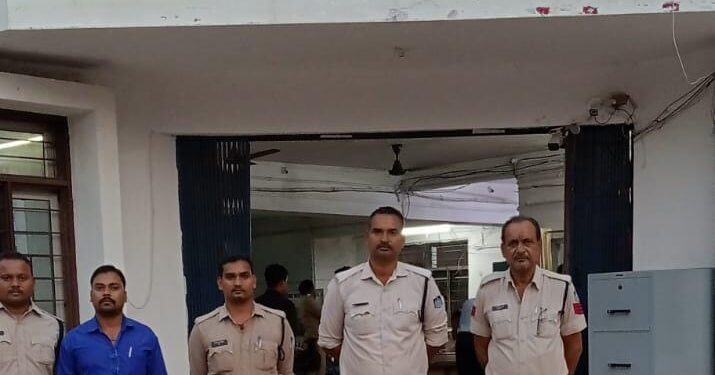 *Police action*  *थाना माधवनगर पुलिस की प्रभावी कार्यवाही जुआ खेलते हुए 7 आरोपियों को गिरफ्तार, ₹1600 नगद एवं ताश के पत्ते बरामद*