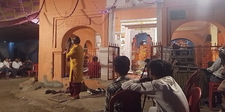 सिलौंडी में भजन संध्या में गायकों के भजनों ने लोगों का मन मोह लिया