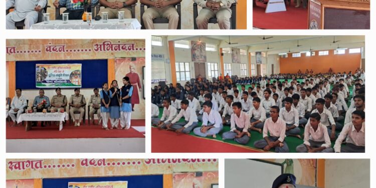 *‘‘पुलिस स्मृति दिवस‘‘ के उपलक्ष्य में वीर शहीद पुलिसकर्मियों की याद में कार्यक्रम आयोजित सरस्वती विद्यालय में देशभक्ति गीतों के साथ, वीर शहीद पुलिसकर्मियों को किए श्रद्धा सुमन अर्पित*