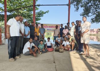 *डोंगरगढ-राष्ट्रीय स्वयंसेवक संघ ने की प्राचीन महावीर तालाब की सफाई*