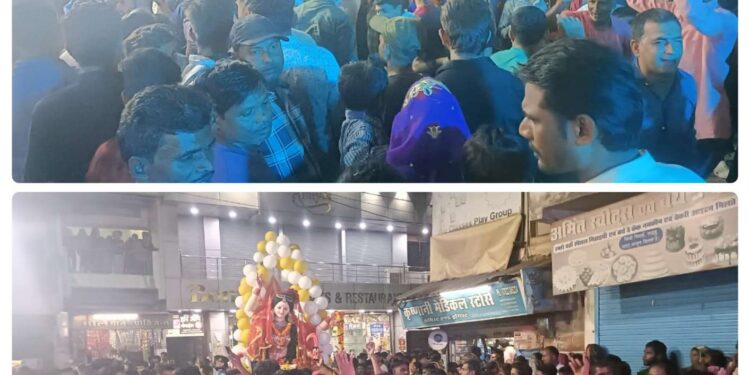 *माधव नगर मे धूमधाम से निकला दशहरा चल समारोह*