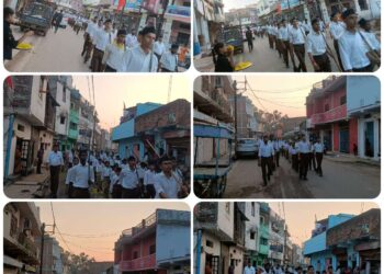 राष्ट्रीय स्वयंसेवक संघ खंड गढ़ाकोटा द्वारा आज 21 नबम्बर दिन सोमबार को निकाला गया पद संचलन,