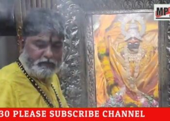 नवरात्रि के प्रथम दिवस में त्रिकूट पर्वत में विराजमान मां शारदा का भव्य एवं दिव्य दर्शन। देखे VIDEO