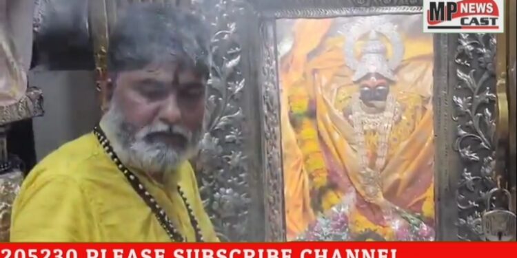 नवरात्रि के प्रथम दिवस में त्रिकूट पर्वत में विराजमान मां शारदा का भव्य एवं दिव्य दर्शन। देखे VIDEO