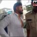 इंदौर  हीरानगर में गरबा खेलते पकड़ाया आमिर खान, लड़की को बालाघाट से लाया था, हिंदू जागरण मंच के कार्यकर्ताओं ने किया पुलिस के हवाले VIDEO