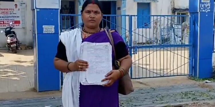 6 महीने से एक आशा कार्यकर्ता अपना बाउचर जमा करने दर-दर भटक रही है,,सुनिऐ जुबानी कटनी जिले के हाल