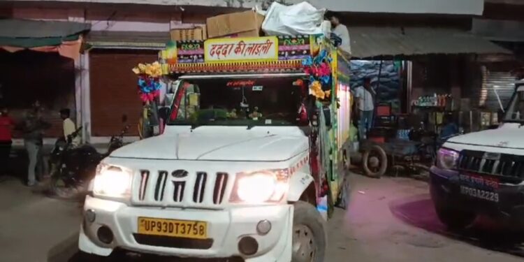 पुलिस की बड़ी कार्रवाई घर से लाखों के पटाखे बरामद, देखे VIDEO