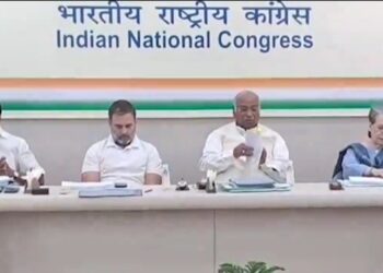 कांग्रेस अध्यक्ष मल्लिकार्जुन खड़गे CPP चेयरपर्सन सोनिया गांधी नेता विपक्ष राहुल गांधी और संगठन महासचिव केसी वेणुगोपाल की उपस्थिति में महाराष्ट्र CEC की महत्वपूर्ण बैठक VIDEO