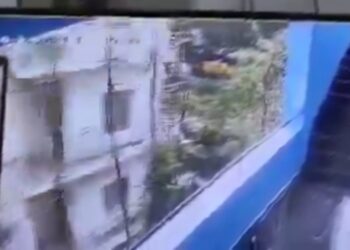 निर्माणाधीन इमारत ढहने से पांच की मौत, मलबे में दबे तीन लोग, रेस्क्यू ऑपरेशन जारी, देखें CCTV फुटेज बेंगलुरु