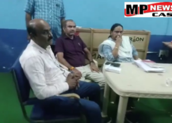 इंदौर लोकायुक्त की बड़ी कार्रवाई, जिला शिक्षा विभाग की महिला अधिकारी  एक लाख की रिश्वत लेते पकड़ाई, निजी स्कूलों की मान्यता को लेकर मांगी थी घूस देखे VIDEO