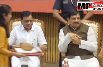 भोपाल- सीएम डॉ. मोहन यादव ने समन्वय भवन में आयोजित मध्य प्रदेश जन अभियान परिषद सम्मेलन का दीप प्रज्ज्वलन कर किया शुभारंभ, डिप्टी सीएम जगदीश देवड़ा रहे मौजूद VIDEO