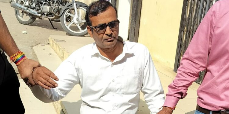 राजस्व महाअभियान-3.0 के बीच पटवारी मांग रहा था जमीन बंटवारे के लिए रिश्वत, रंगे हाथ गिरफ्तार